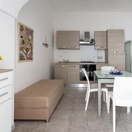 Appartamento Nuovo Climatizzato A 200 M Dal Centro Del Paese Torre San Giovanni Ugento Exterior photo